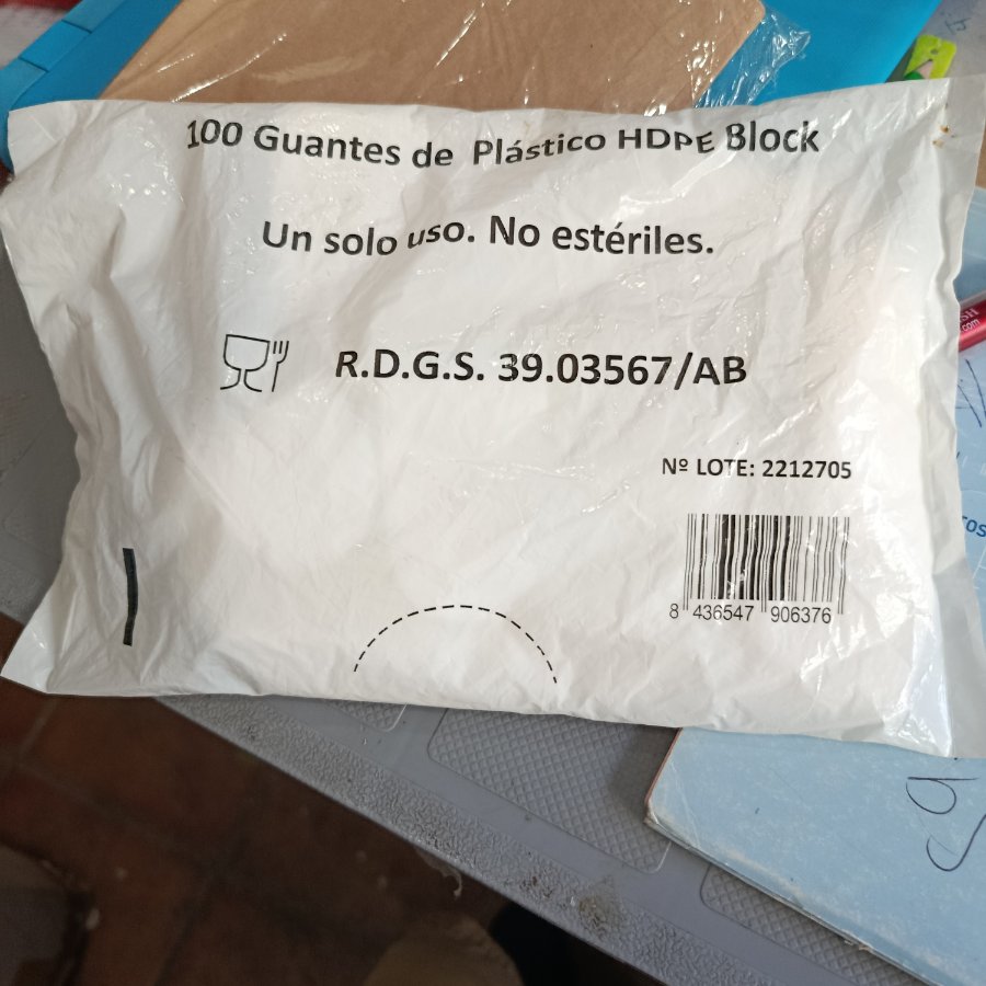Guantes de plástico de un solo uso — otra vista